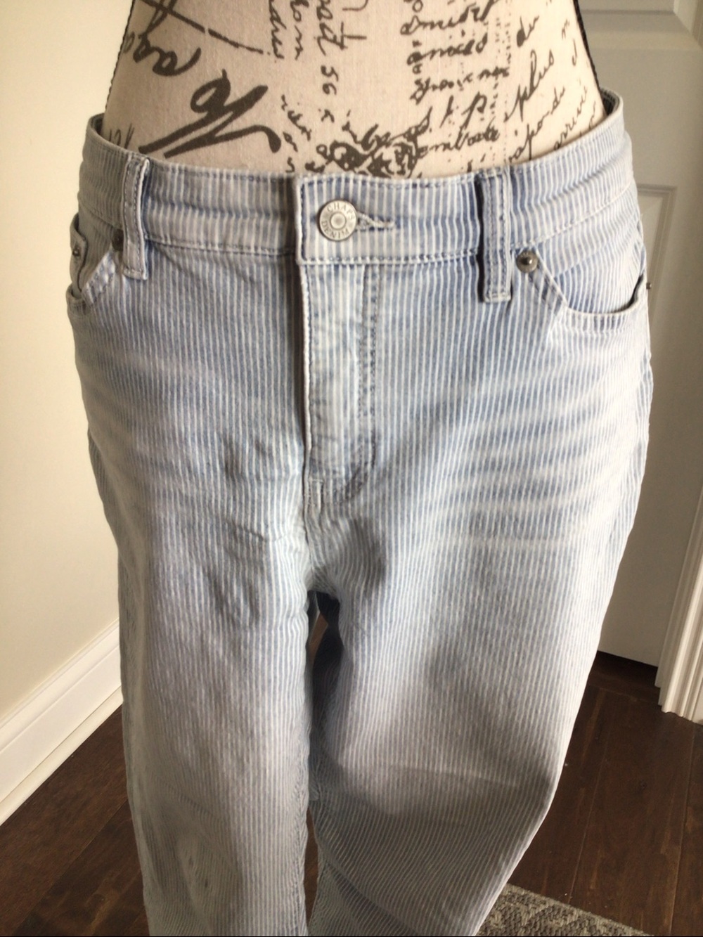 Vintage Chaps women’s Blue & White Striped stretch Cropped Jeans Sz 12